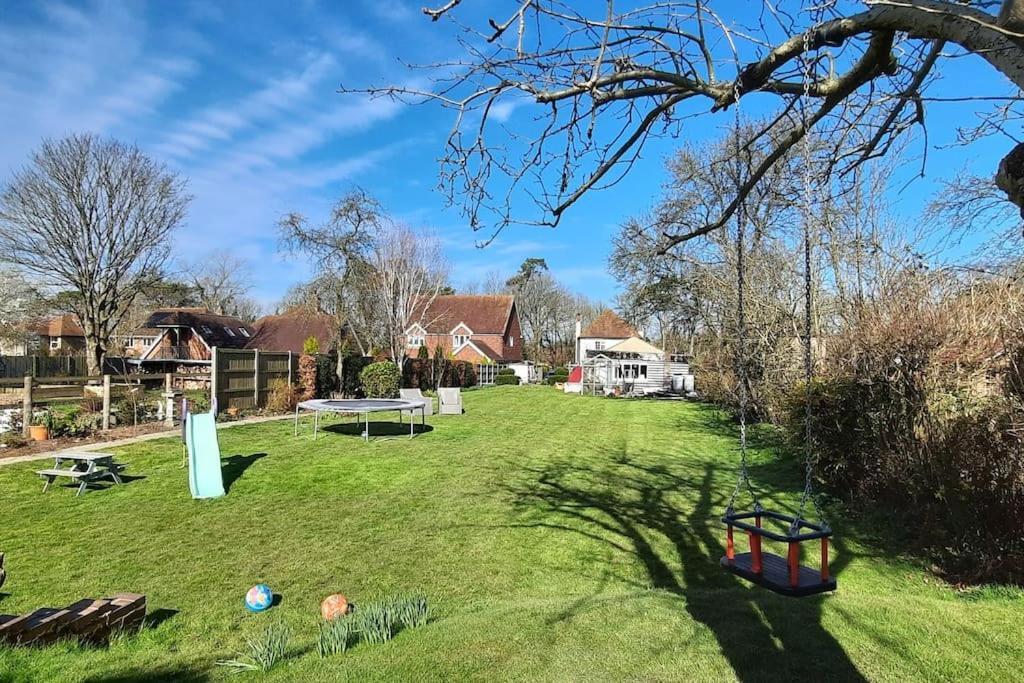 Sycamore Lodge Kent With Ev Zappi Type 2, Swimming Pool For A Fee Sellindge Exterior photo