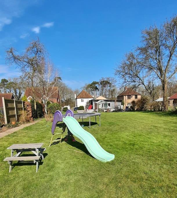 Sycamore Lodge Kent With Ev Zappi Type 2, Swimming Pool For A Fee Sellindge Exterior photo