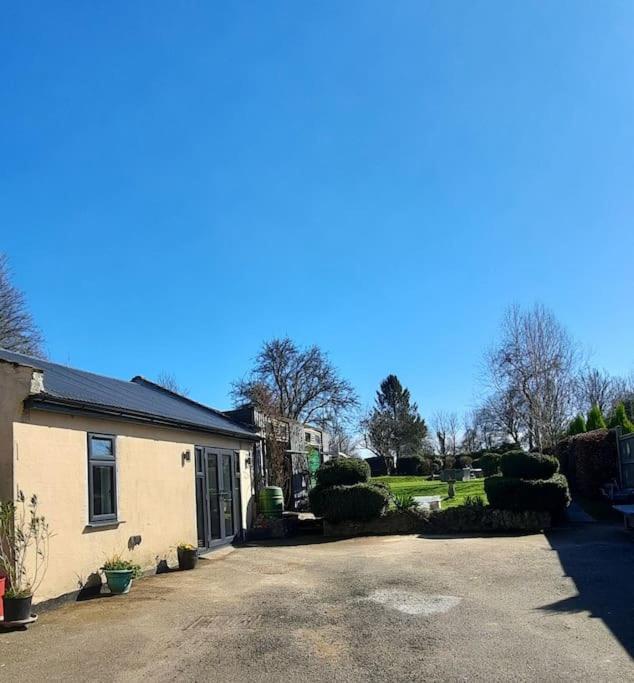 Sycamore Lodge Kent With Ev Zappi Type 2, Swimming Pool For A Fee Sellindge Exterior photo